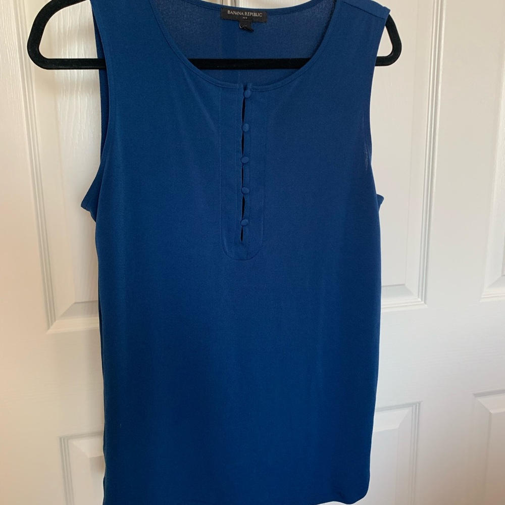 Banana Republic Crepe button top